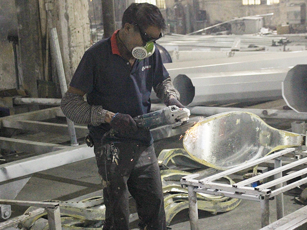 燈具打磨、齊頭