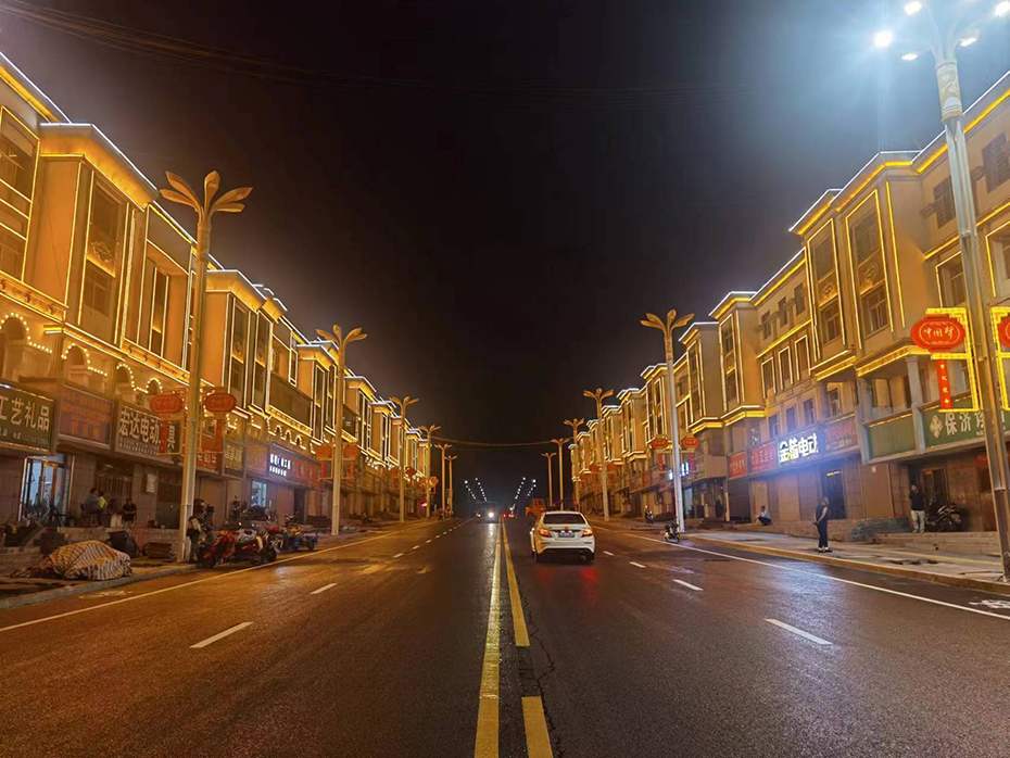 城市景觀(guān)路燈，為城市增添藝術(shù)的光彩